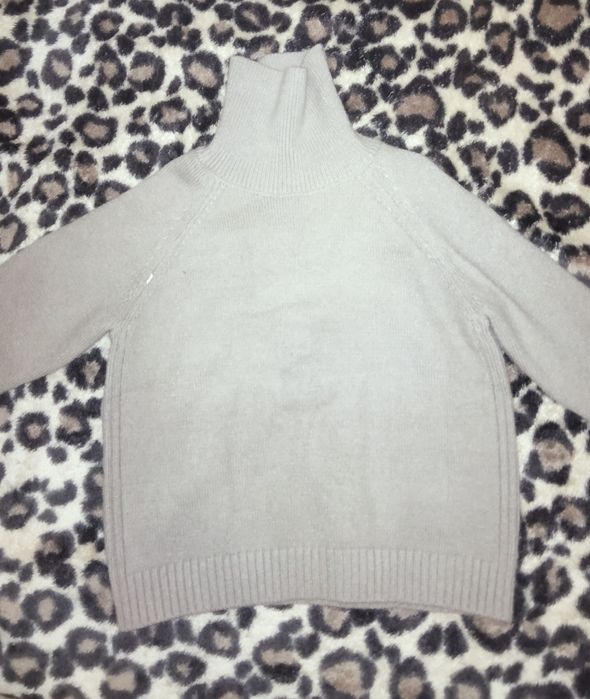 Продам свитер детский