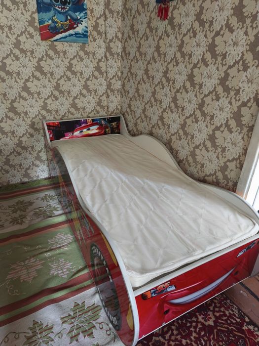 Детская кровать-машина