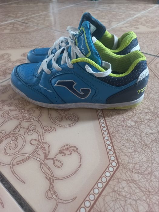 Футзалки (желательно ватсап)