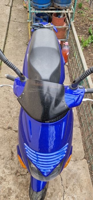 Vând Scuter aprilia leonardo 125cmc