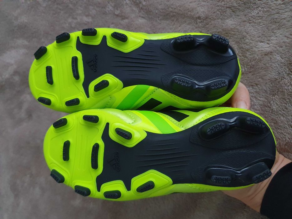 Ghete fotbal noi Adidas 28