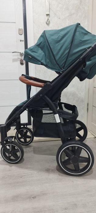 Коляска прогулочная