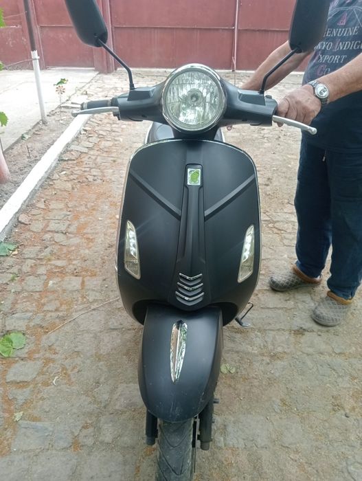 Vând motoreta electric