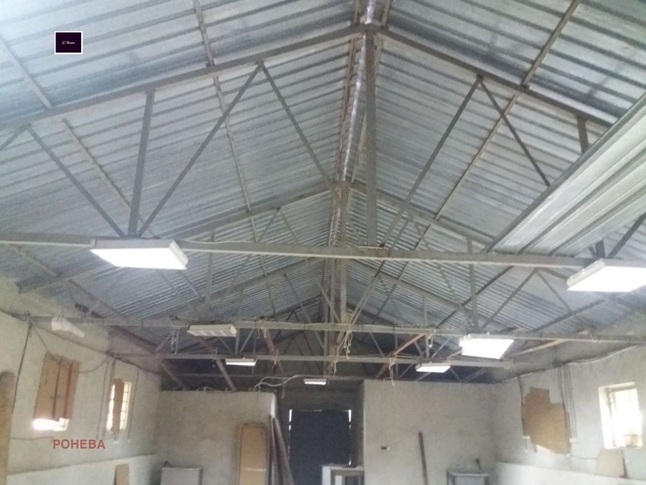 Склад в Варна, област-с.Левски площ 874 цена 184900