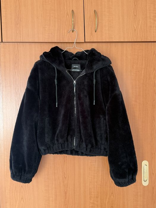 Дамско пухено яке Bershka