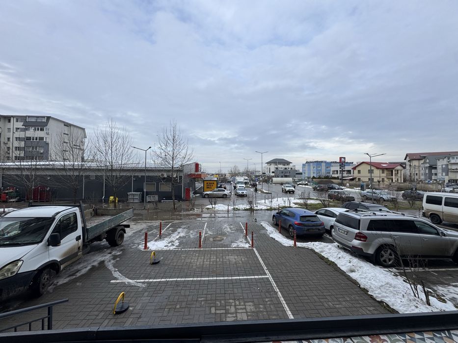 Inchiriez spatiu comercial