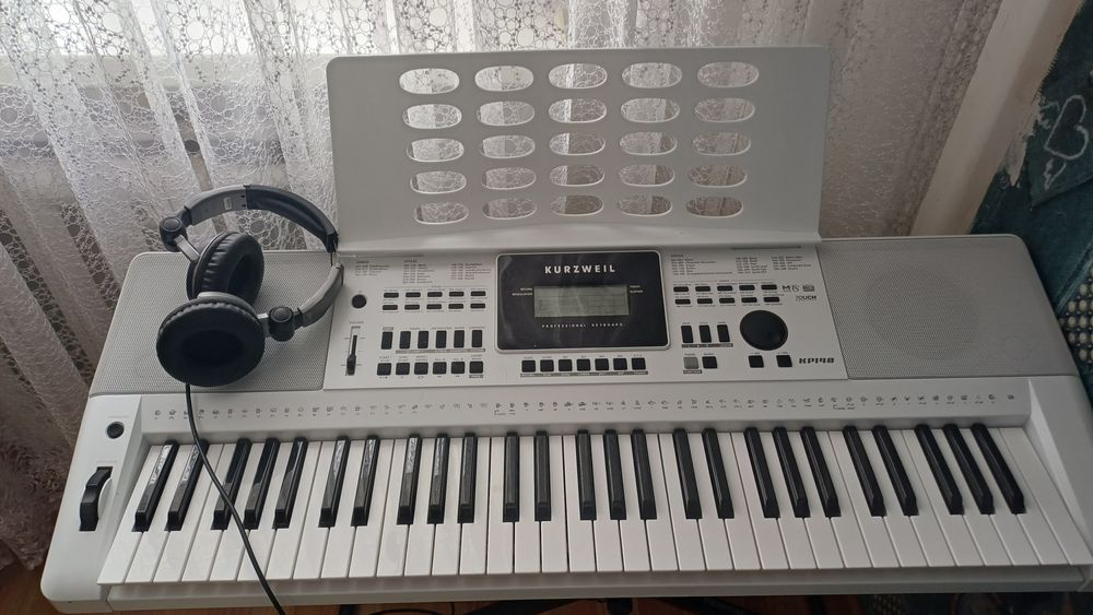 Синтезатор музыкальный