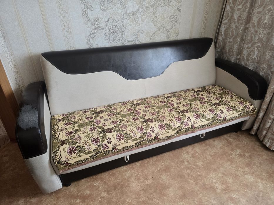 Продам стенку и диваны
