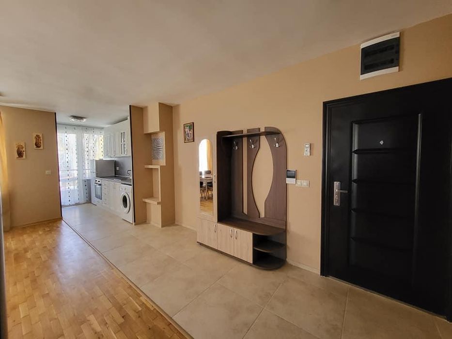 Двустаен апартамент в ж.к. Зона Б-18.