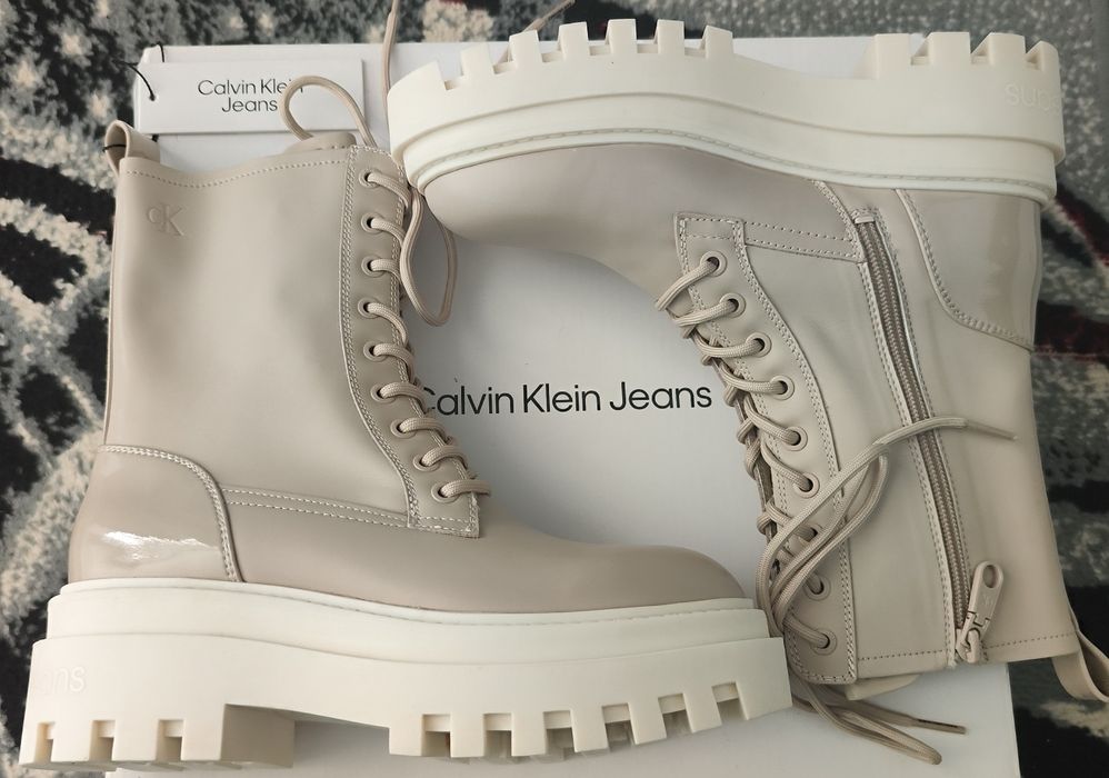 Нови боти Calvin Klein Jeans -стелка 24