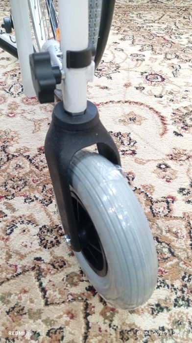 Продам инвалидную коляску