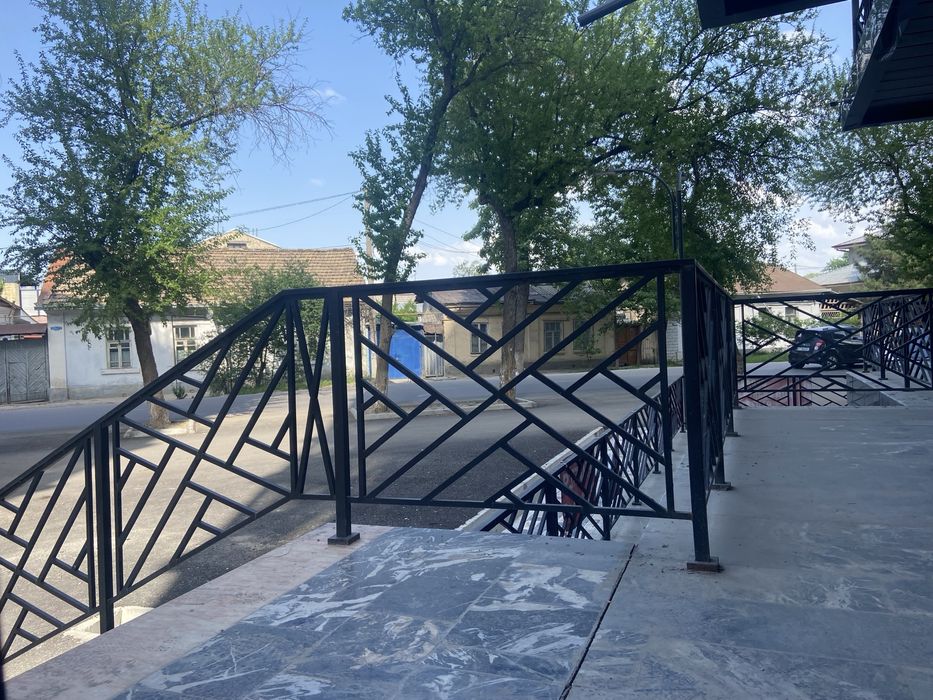 perila naves reshotka darvoza