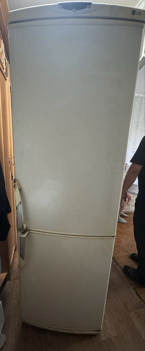 Продам холодильник