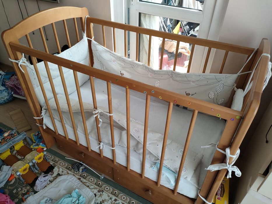Детская кроватка