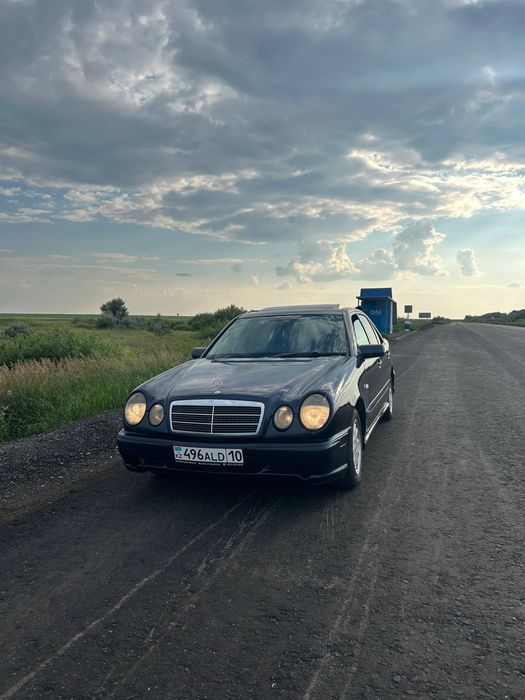 Mercedes-Benz E 230