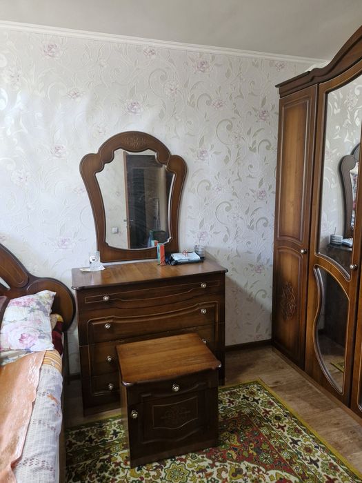 Продам спальный гарнитур