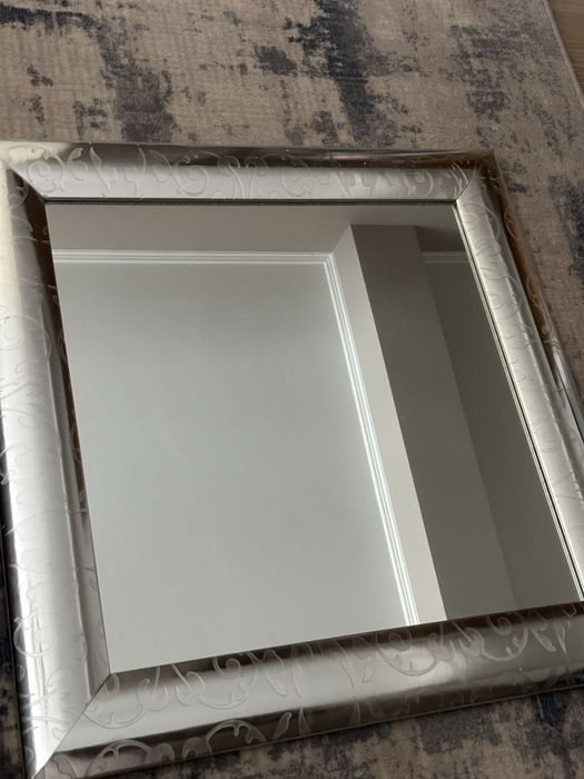 Oglinda cu ramă ARTHEMA 70x70cm