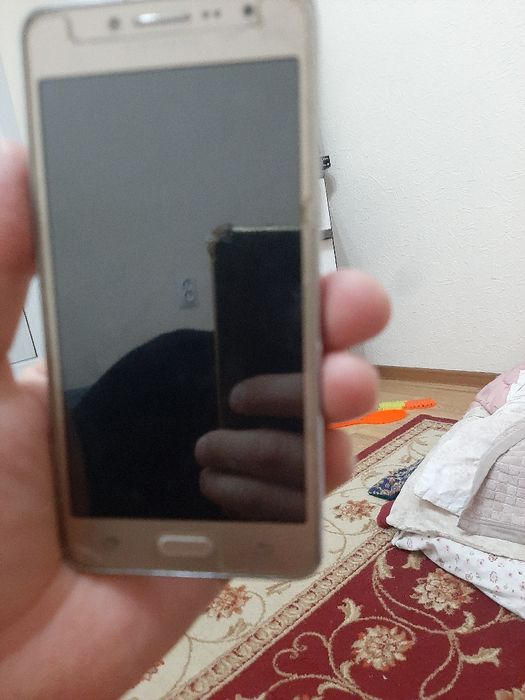 Продам телефон..