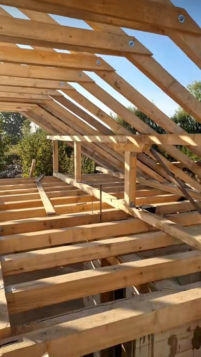 Executam acoperisuri tigla metalica si ceramica reparatii și montaj