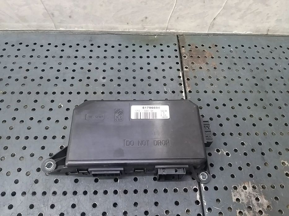 Modul calculator usa stanga fata fiat croma 194 51796694