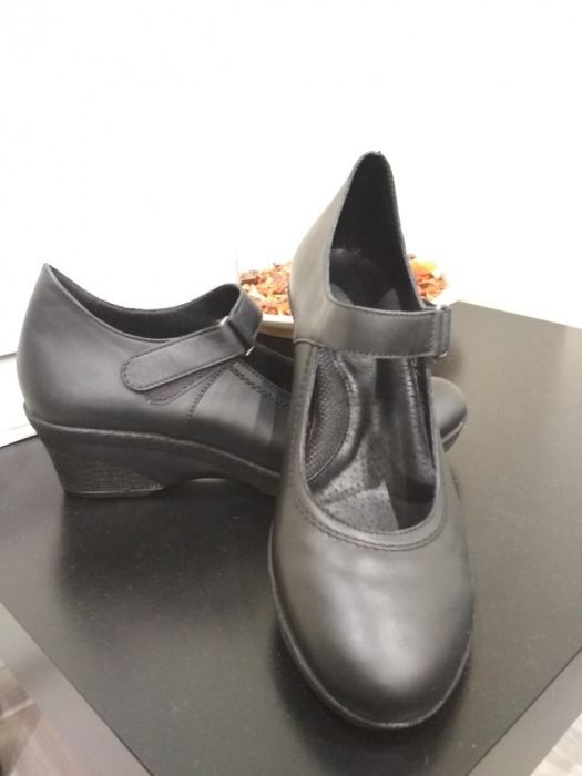 Дамски обувки нови