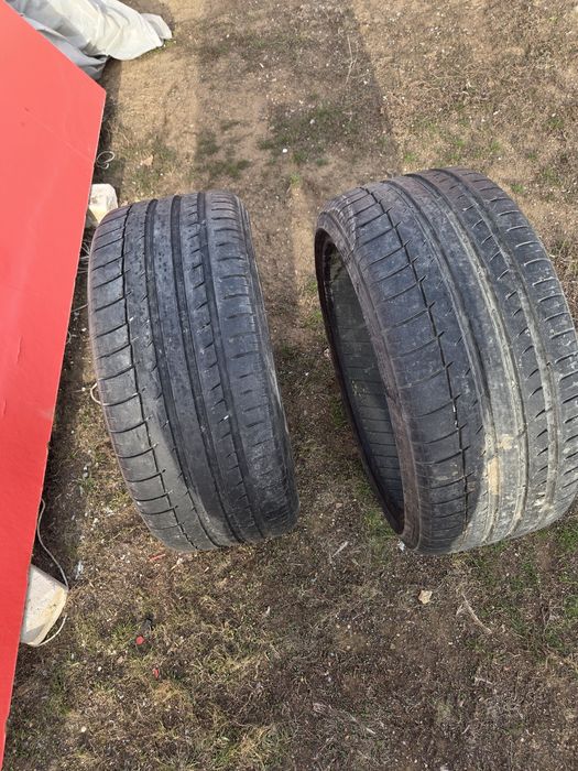 Продаётся шины 2штук