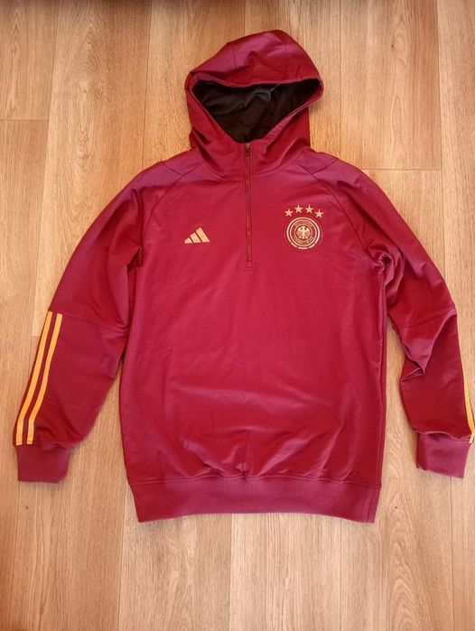 Продается спортивный костюм