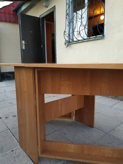 Продам стол книжку