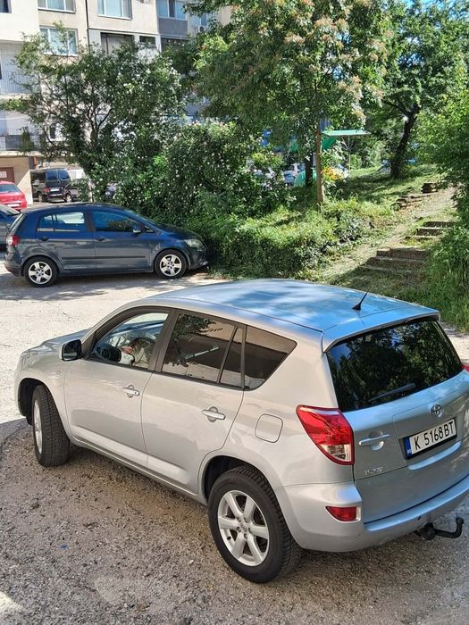 Toyota rav4 продавам