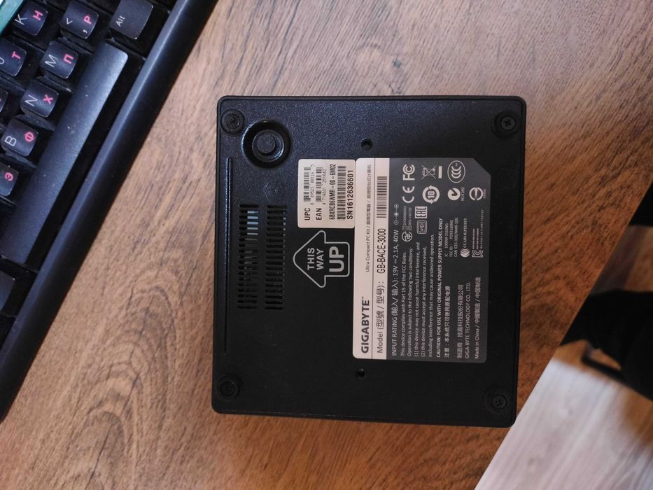 Продава се Gigabyte base 3000
