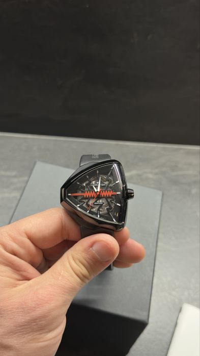 Hamilton Ventura Elvis Skeleton