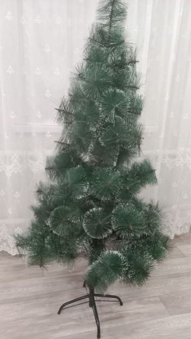 Продам елку, высота 1,50