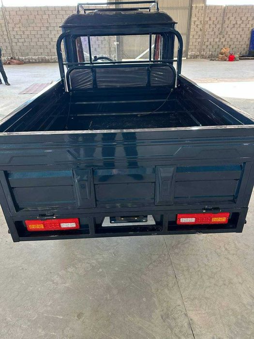 Трицикл грузовой с кабиной