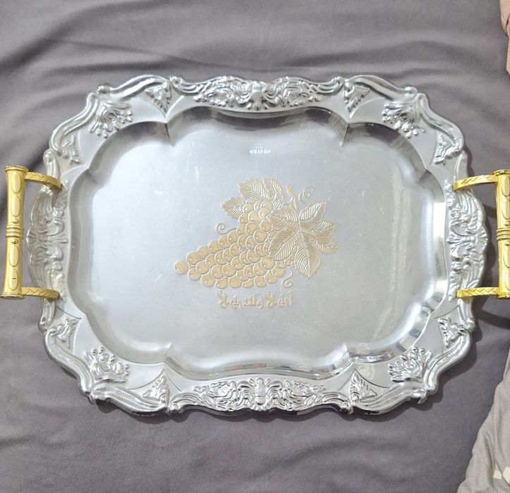 Продам поднос 2500