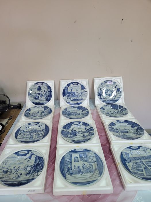 Колекционерски чинии Calendar Plate