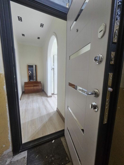 Shaxar markazi Sebzorda 2 xonali uy sotiladi