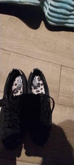 Adidas piele întoarsă noi 38