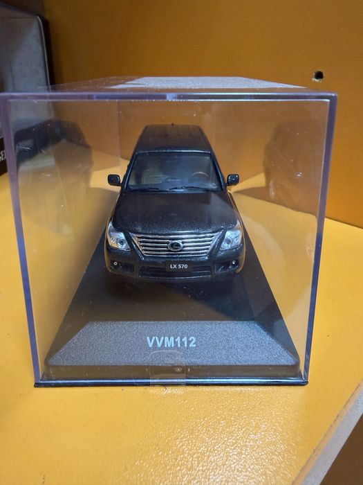 Масштабная модель Lexus 570  1/43