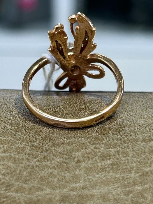 Продам Кольцо с Бриллиантом