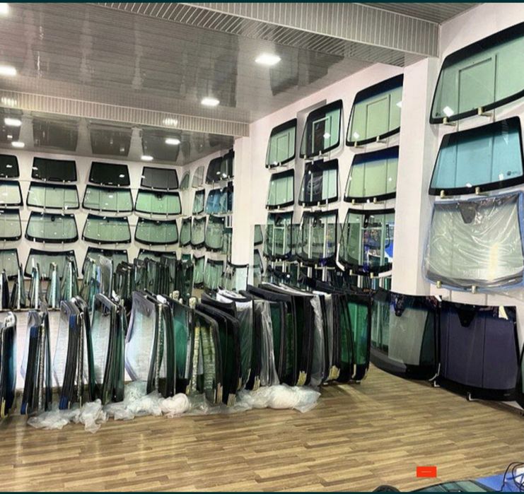 Avto oyna.   Steklo olami.