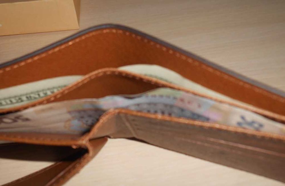 În stoc Portofel pentru bărbați Louis Vuitton