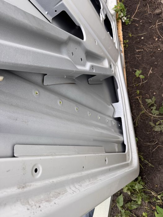 Usa laterala Crafter