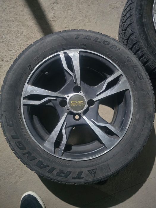 OZ RACING дискасы тағы басқа түрде диска бар