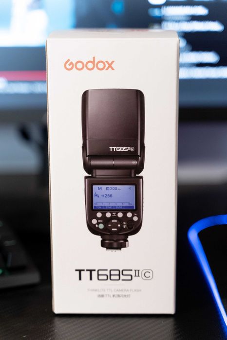 Canon 6D Mark II + Blit Godox TT685C II