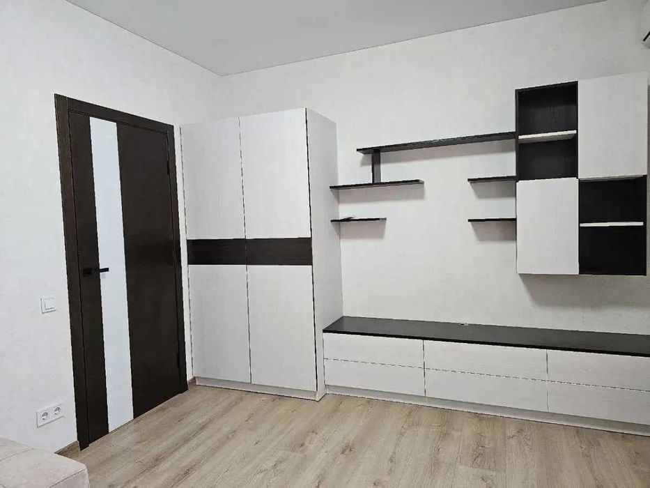 Дава се под наем Тристаен апартамент в София, Зона Б-18 - 112 кв.м за 688.5 € - Снимка #5