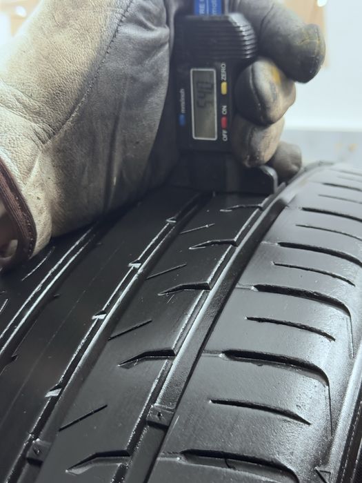 -215/55R17 doua anvelope vara 5.4mm