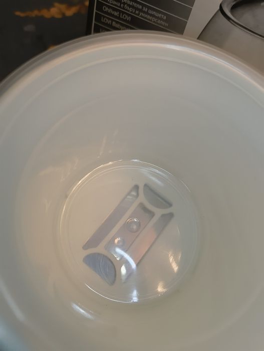 Устройството за подгряване на бебешка храна