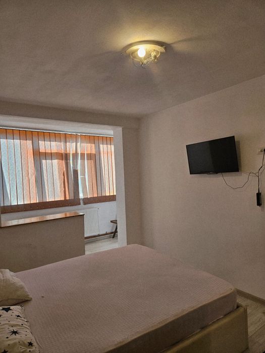 Inchiriez apartament 4 camere