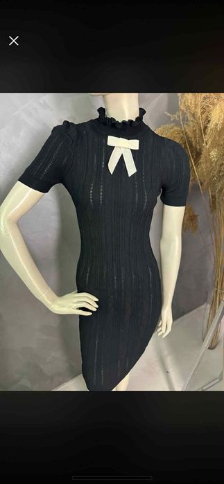 Еластична рокля с панделка