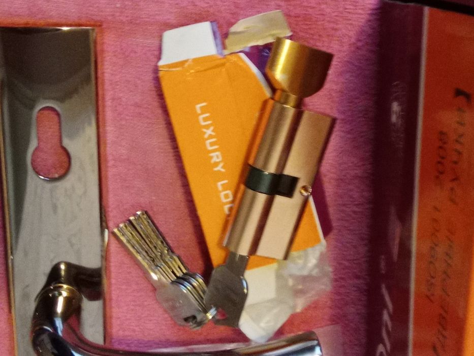 Замок врезной на входную дверь ( Meloni  НОВЫЙ )